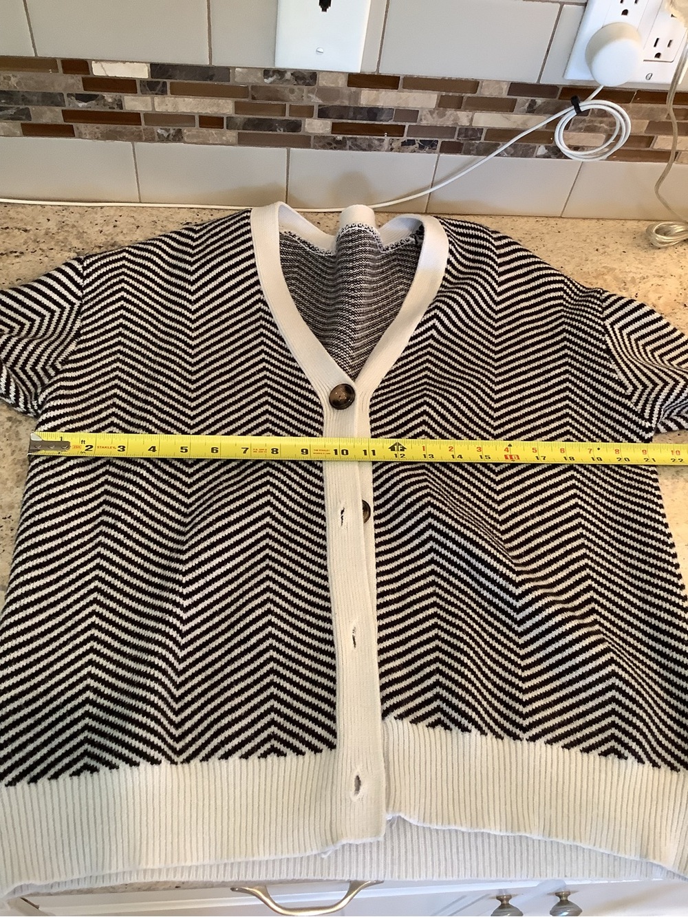 Commense Black & White Striped V-Neck Cardigan Size Large - Picture 8 of 10